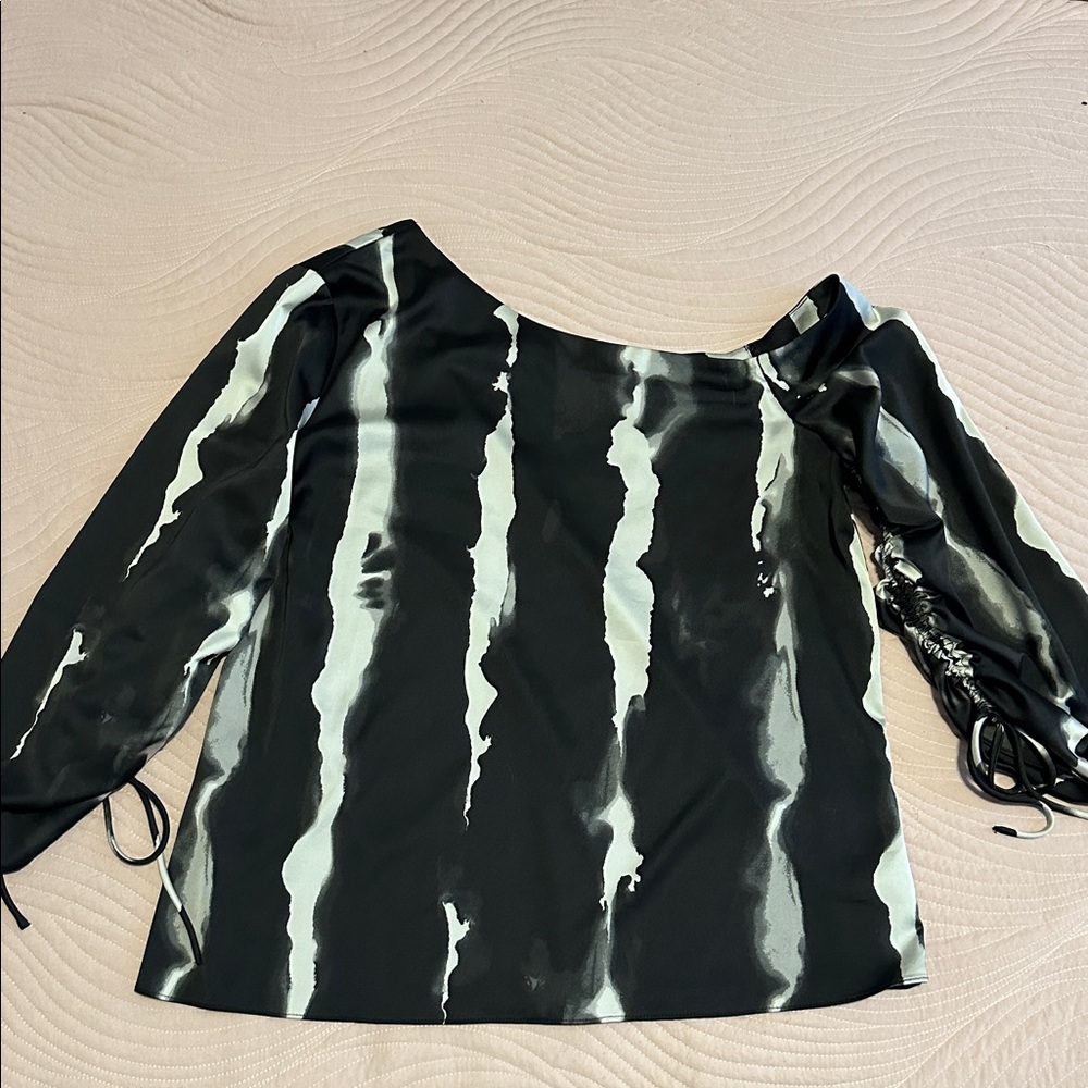 Halston off shoulder blouse - Picture 7 of 11